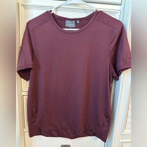 Short Sleeve Tee in Plum  NWT Size M
